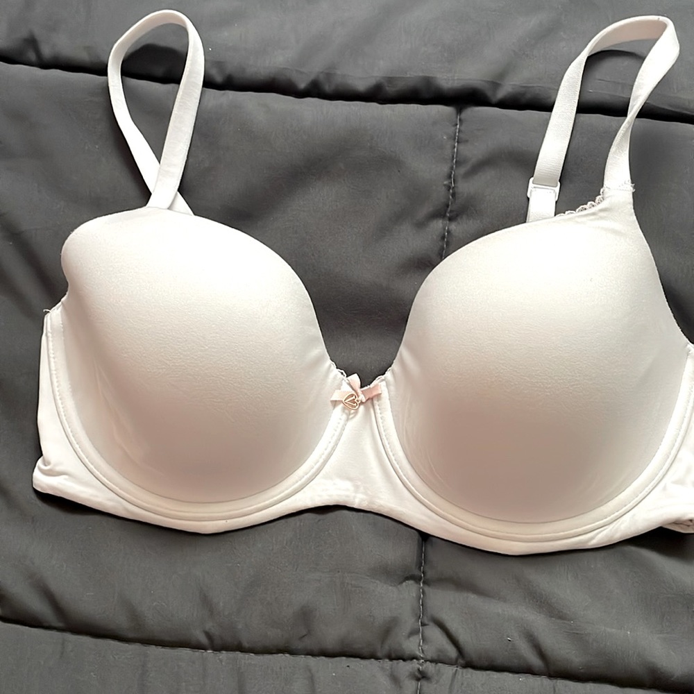 Victoria’s Secret Body by Victoria lined Demi